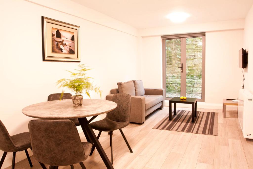 Kinsale Suites room 3