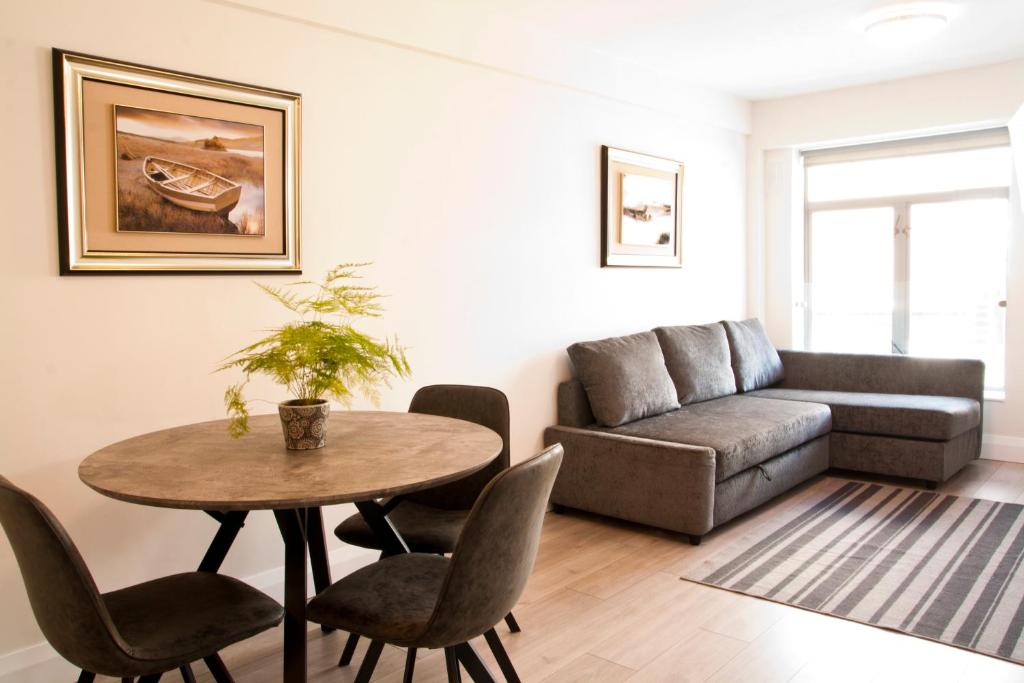Kinsale Suites room 4