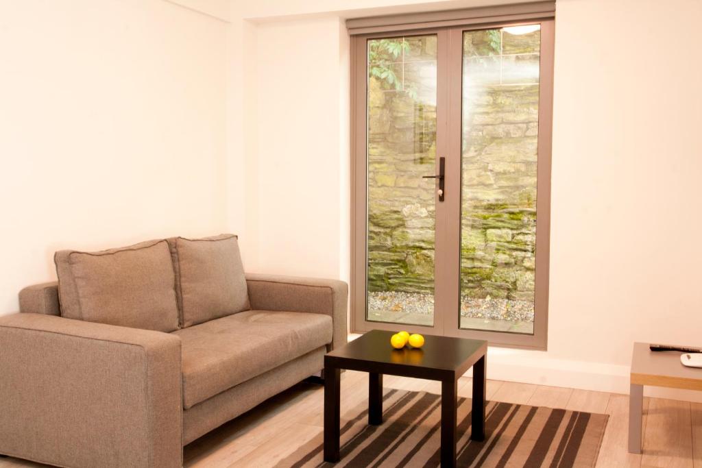 Kinsale Suites room 6